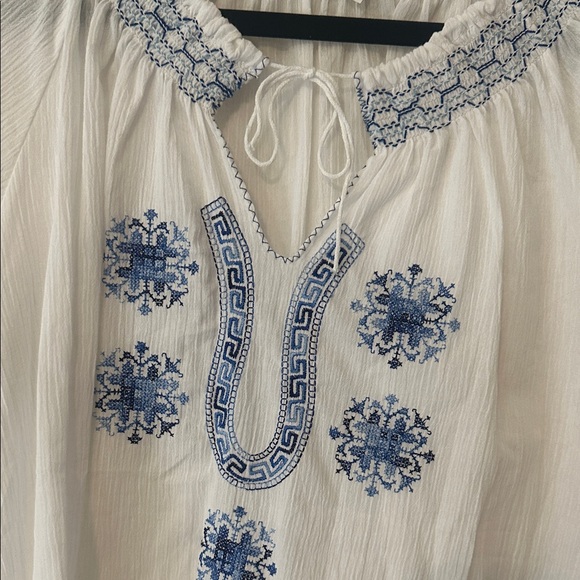 Chic White and Blue Embroidered Blouse - Picture 2 of 4